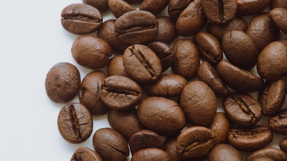 Roasting Coffee Beans alt