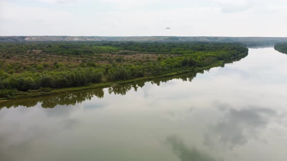 Flying Over a Large River on a Quadrocopter alt