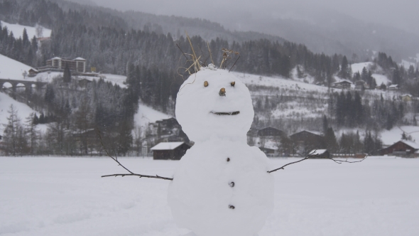 Snowman in Alpine Style