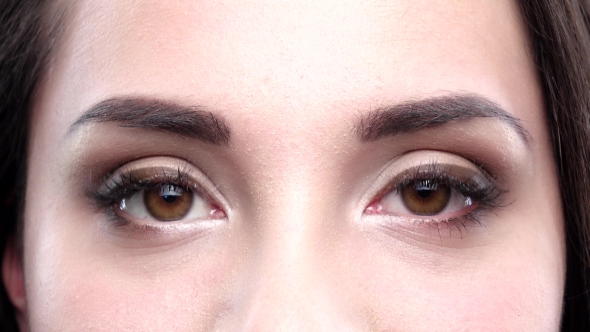 Brown Women's Eyes Blink alt