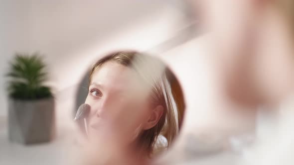 Morning Makeup Woman Natural Foundation Face Brush alt