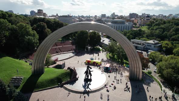 Aerial View of the People's Friendship Arch in Kiev Khreshchatyk Park alt