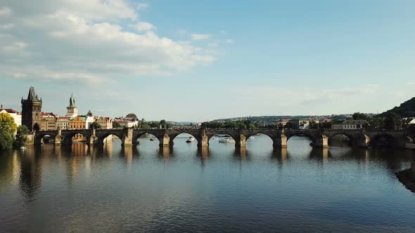Charles Bridge in Prague alt