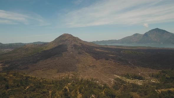 Lake and Volcano Batur Agung alt