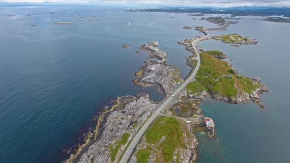 Atlantic Ocean Road in Norway alt