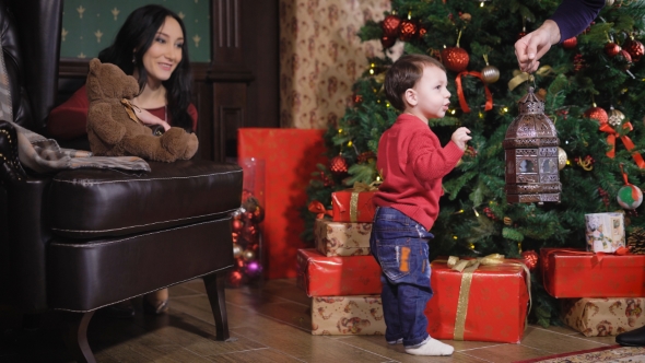 Family of a Christmas Photographic Studio