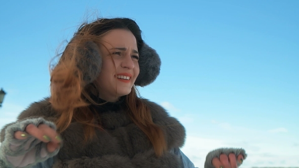 Beautiful Girl Smiling in Winter alt