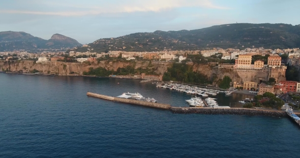 Sea in a Italian Resort alt