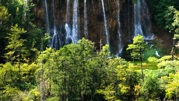 Picturesque Waterfalls Scenery in Plitvice Lakes National Park