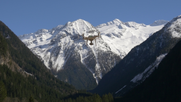 Dron in the High Mountains