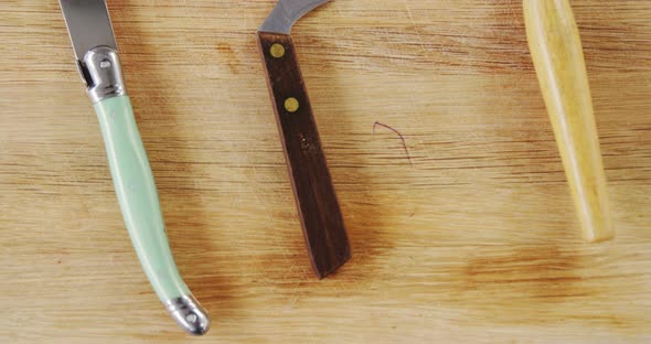 Different types of knives alt