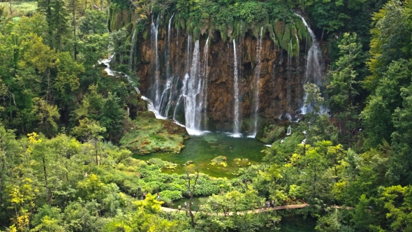 Picturesque Waterfalls Scenery in Plitvice Lakes National Park