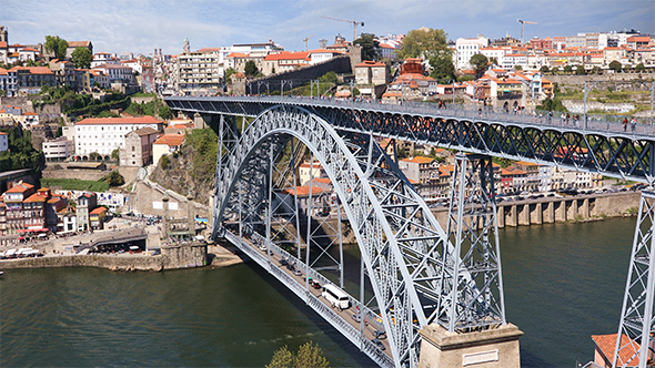 Dom Luis I Bridge in Porto, Portugal