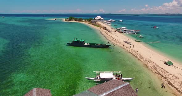 Flight Over the Island. Pandanon Island. Cebu alt
