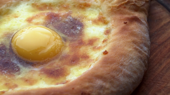 Khachapuri with Egg alt