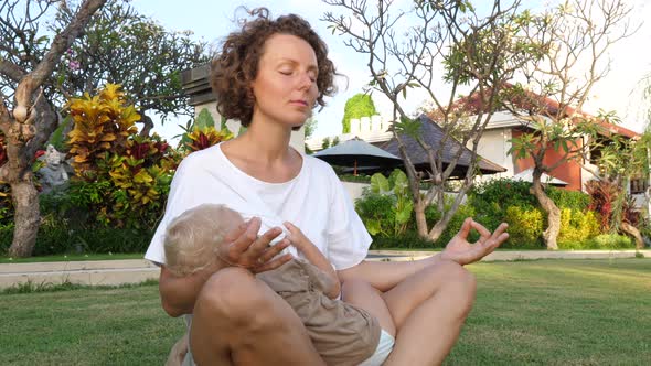 The Beauty of Breastfeeding alt