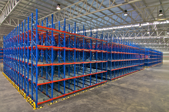 Storage system shelving metal pallet racking in warehouse