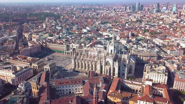 Daily Life in Milan, Italy During COVID-19 Pandemic. Milano, Italian City and Coronavirus Outbreak alt