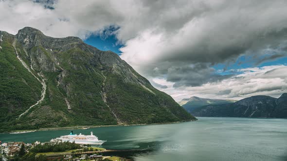 Eidfjord Hardangerfjord Norway alt