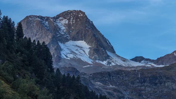 Sunrise in the Alps Timelapse with Impressive Light and Clouds alt