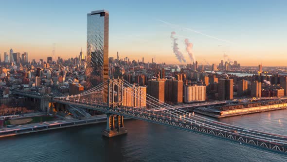 Arial Hyperlapse on Manhattan bridge at sunrsie alt