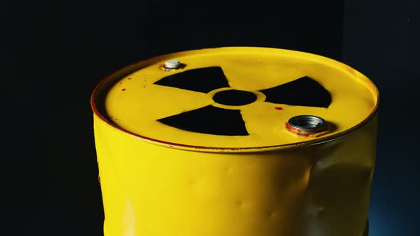 Yellow Metal Barrel with Radioactive Decay Symbol alt