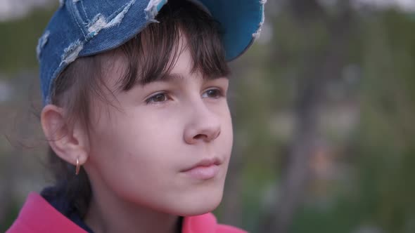 Teen without mask. alt