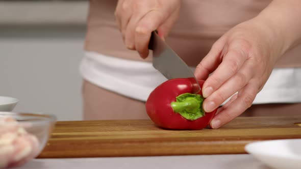Red Bell Pepper Cutting