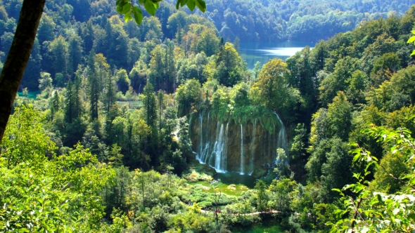 Picturesque Waterfalls Scenery in Plitvice Lakes National Park