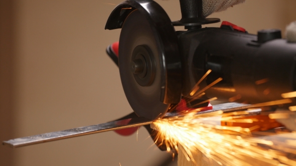 Cutting Metal with an Angle Grinder alt
