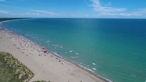 Italy, the Beach of the Adriatic Sea. Rest on the Sea Near Venice alt