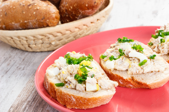 mackerel-or-tuna-fish-paste-sandwiches-and-fresh-rolls-in-background