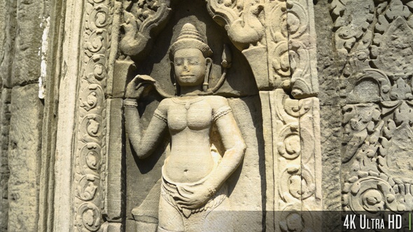 4K Ancient Bas Relief Sculpture of an Apsara Figure in Angkor, Cambodia alt