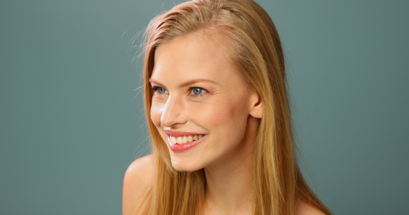 Blue Eyed Blond on Green alt