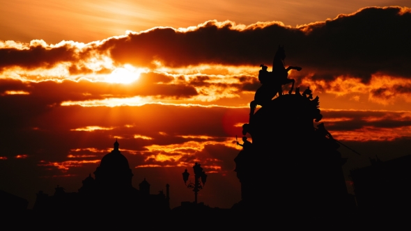 Beautiful Sunset at Saint Petersburg City Historical Center in Russia alt