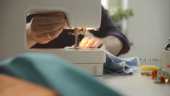 Sewing Machine alt