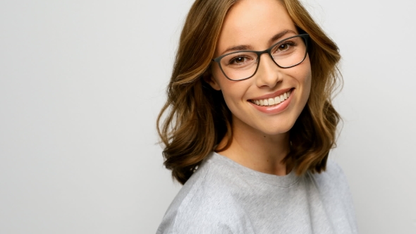 Beautiful Smiling Woman alt