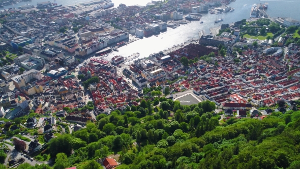 Bergen Is a City and Municipality in Hordaland on the West Coast of Norway alt