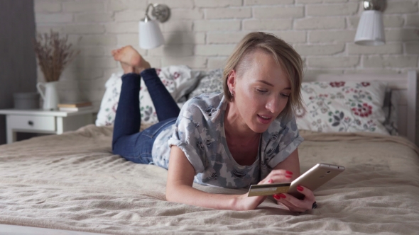 Woman Makes Payment By Credit Card Online alt