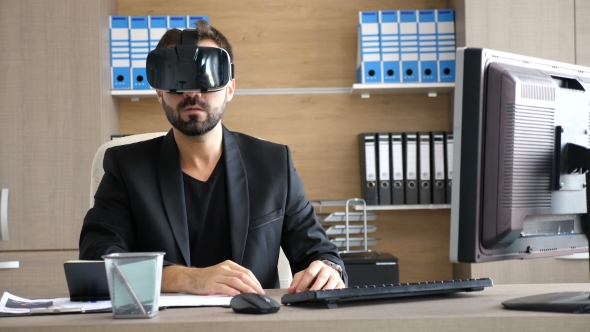 How Virtual Reality is Making a Human-Centered Workplace