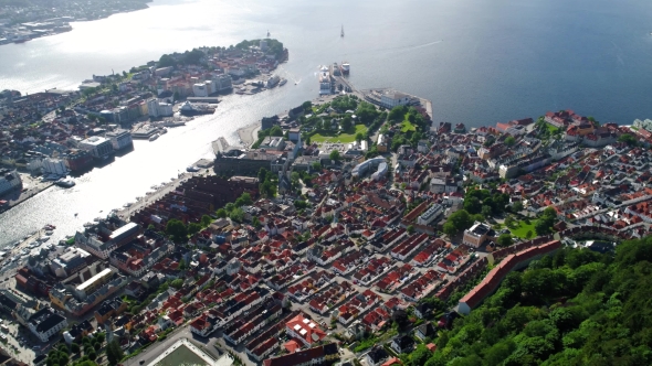 Bergen Is a City and Municipality in Hordaland on the West Coast of Norway. alt