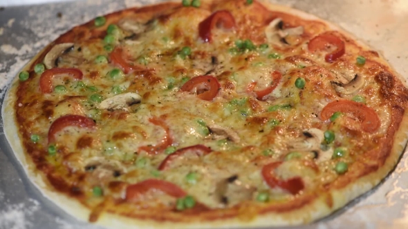 Vegetarian Pizza with Vegetables