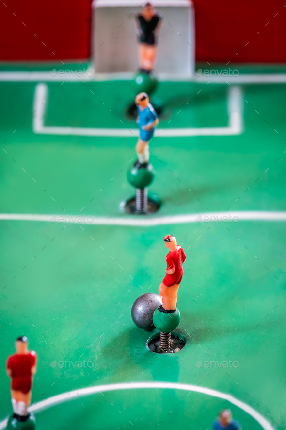Player figurines of tabletop football game