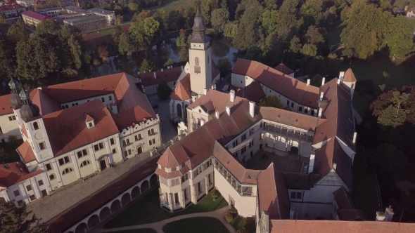 Old Town Telc, Czech Republic alt
