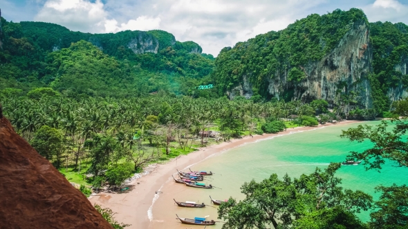 Hat Tom Sai Beach with Long Tail Boats on the Beach. Railay Travel Destination Near Ao Nang, Krabi alt