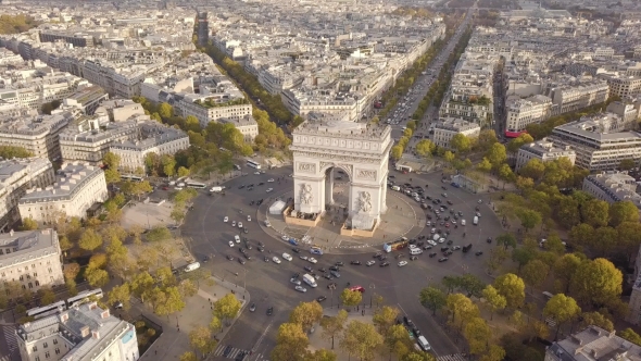 Aerial view of Triumphal Arch alt