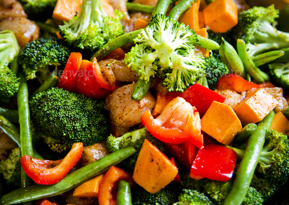 anti-inflammatory pan with chicken and vegetables