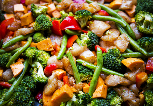 anti-inflammatory pan with chicken and vegetables