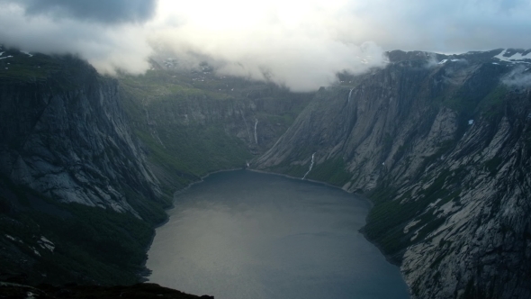 Ringedalsvatnet Lake Near Trolltunga