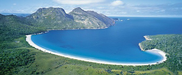Wineglass bay 590px 1